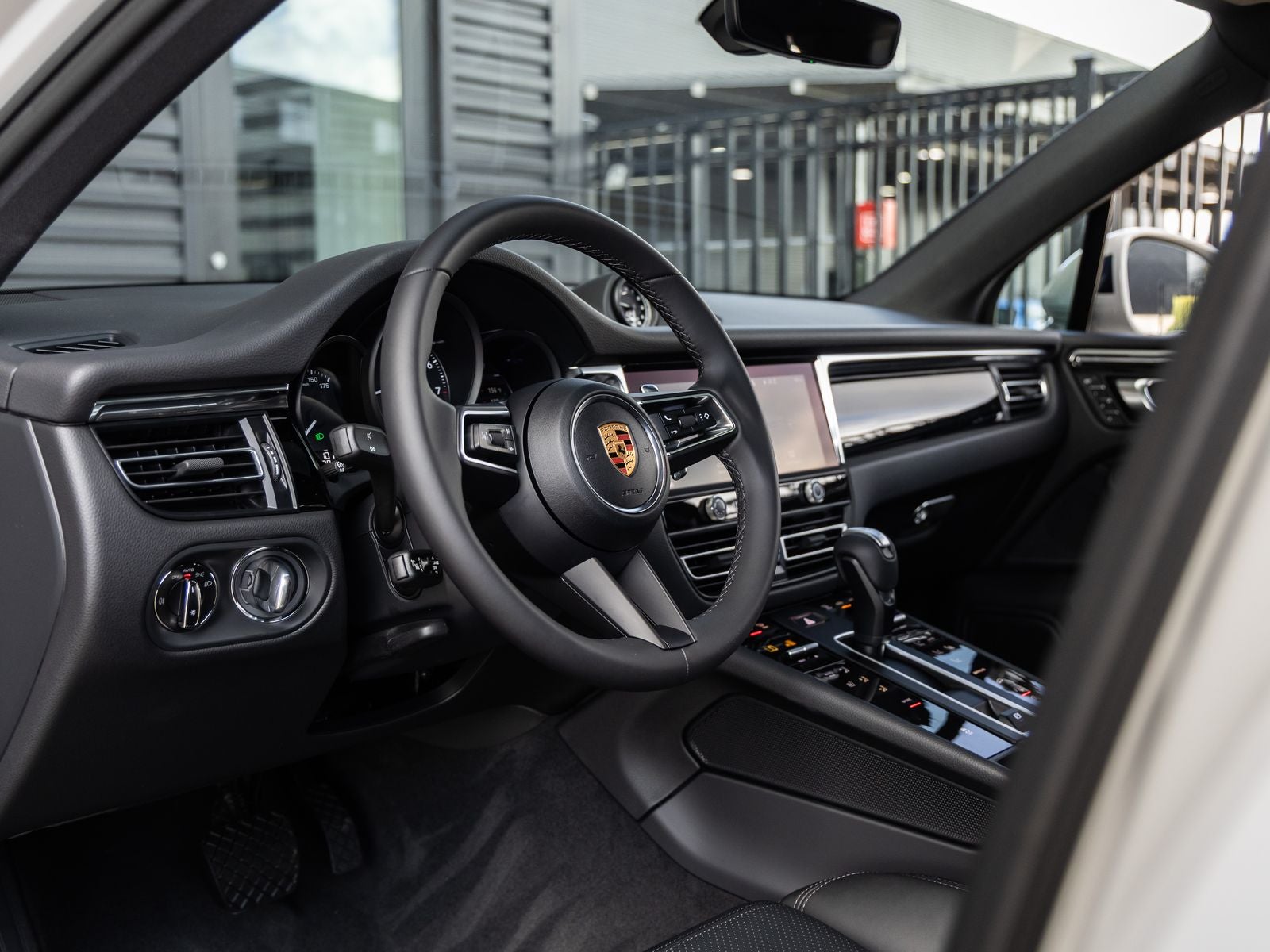2026 Porsche Macan AWD