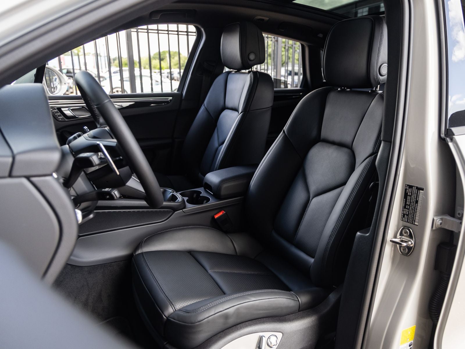 2026 Porsche Macan AWD