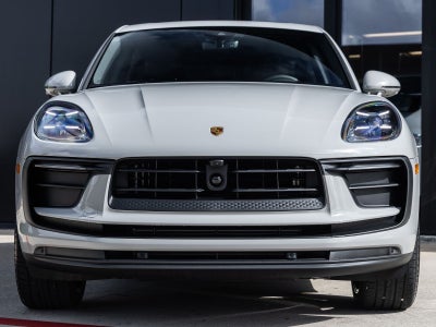 2026 Porsche Macan AWD