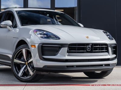 2026 Porsche Macan AWD