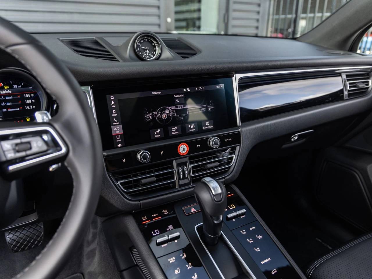 2026 Porsche Macan AWD
