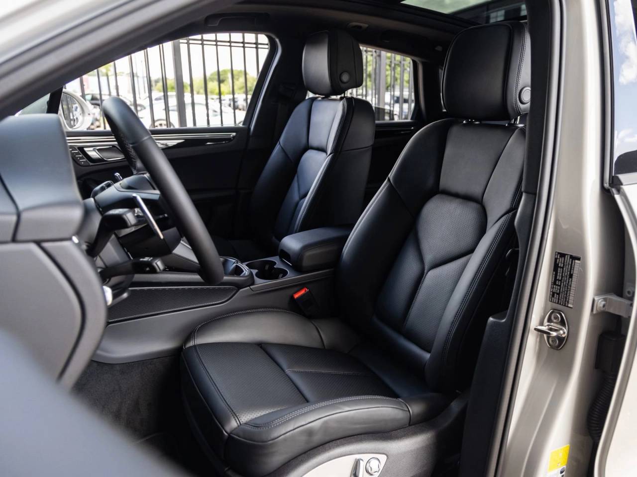 2026 Porsche Macan AWD