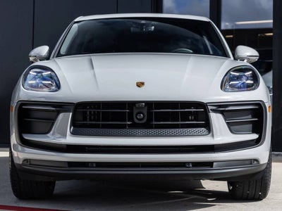 2026 Porsche Macan AWD