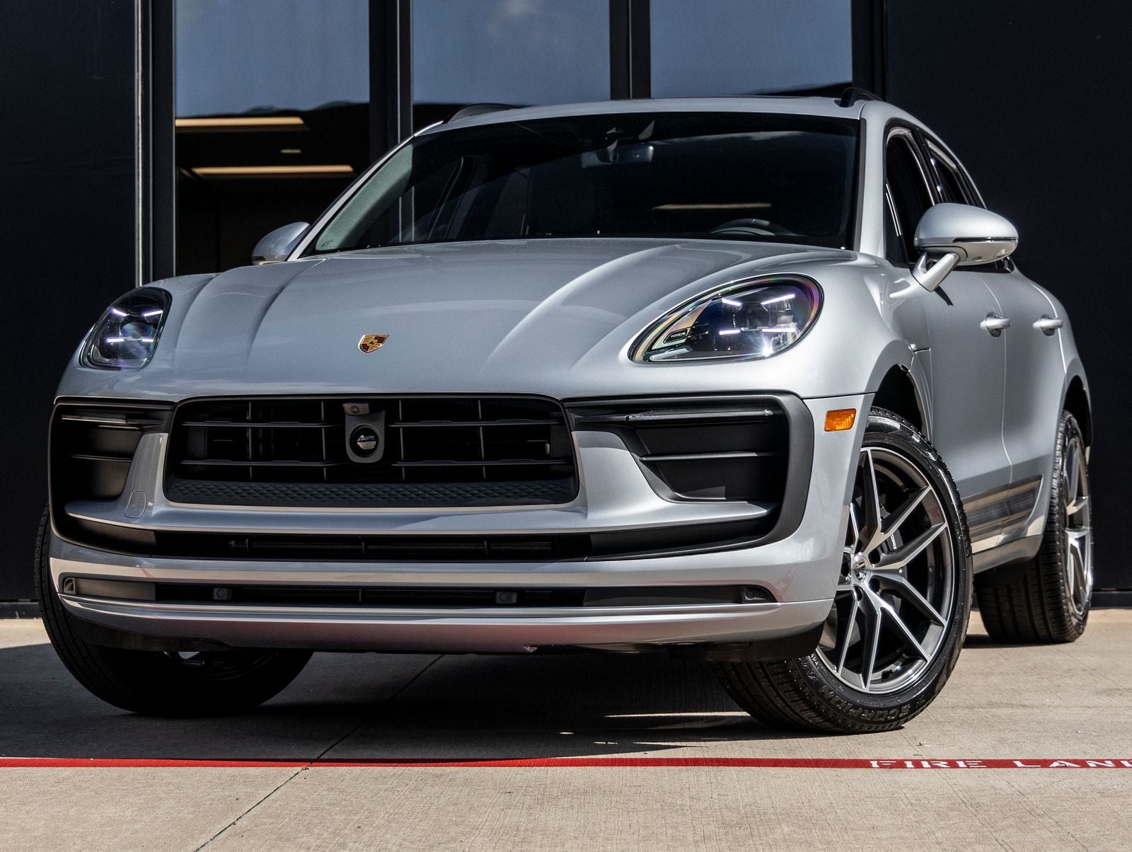 2026 Porsche Macan Base