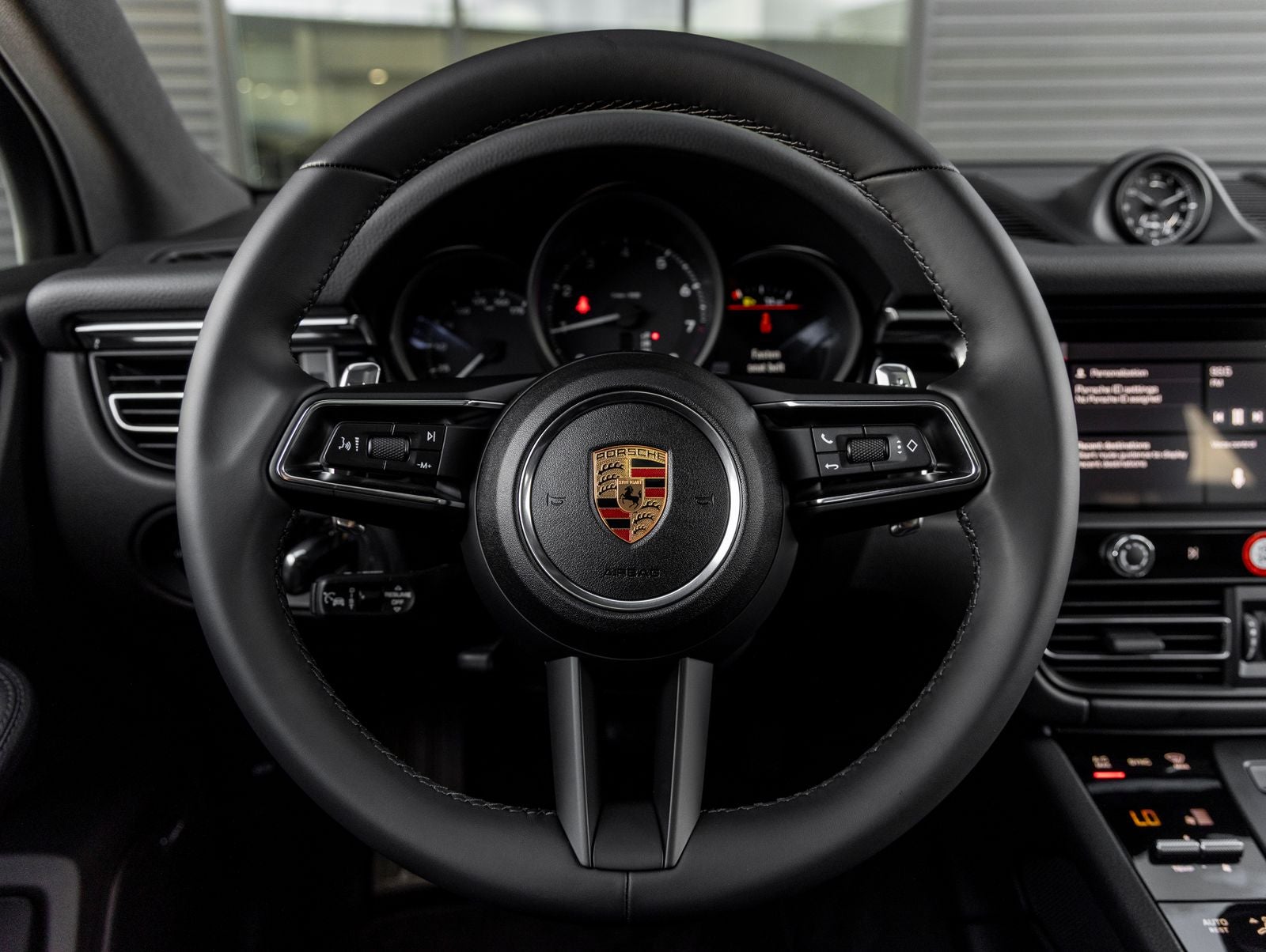 2026 Porsche Macan Base