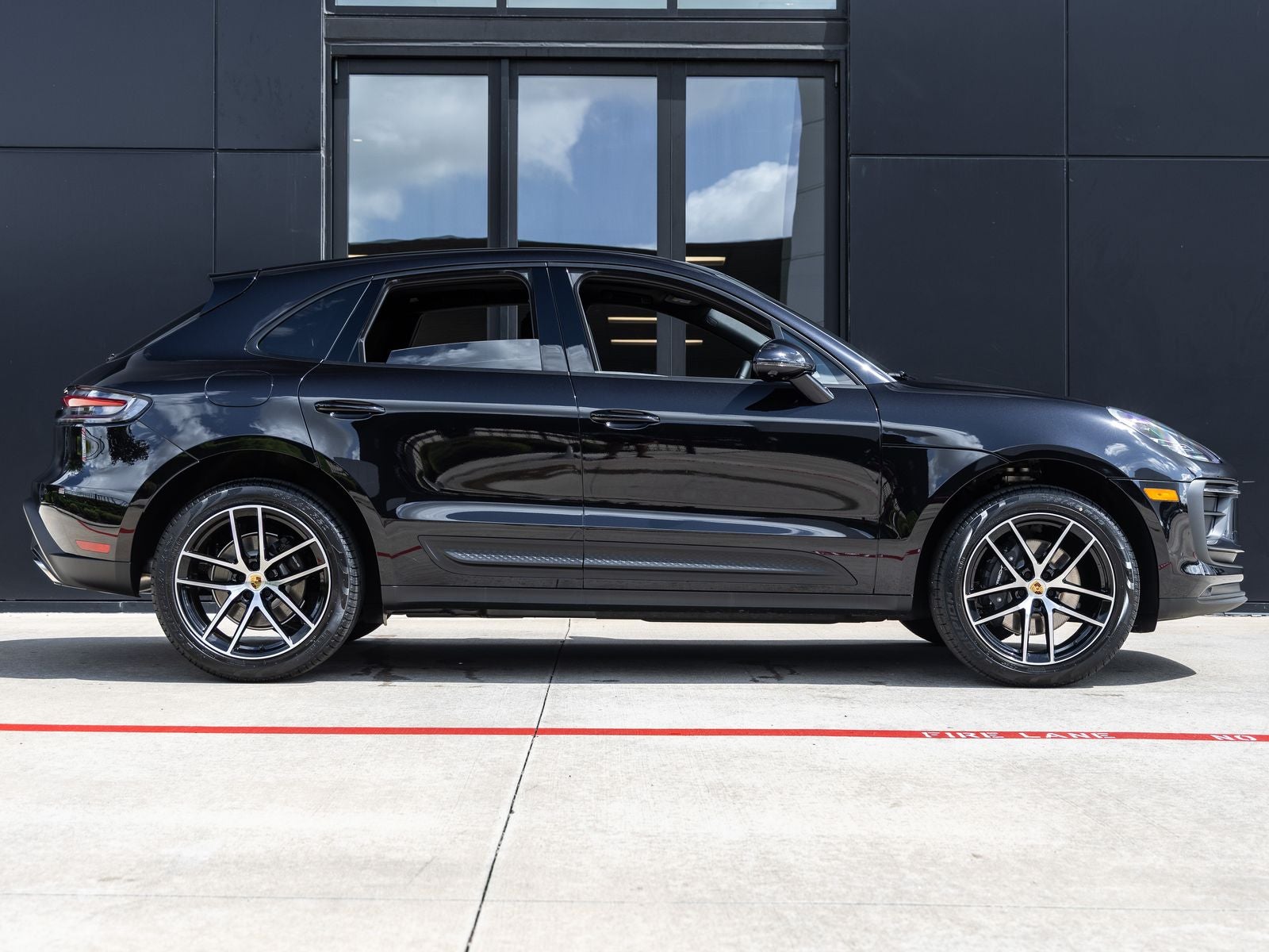 2026 Porsche Macan Macan