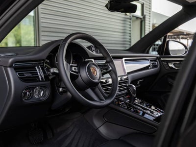 2026 Porsche Macan Macan