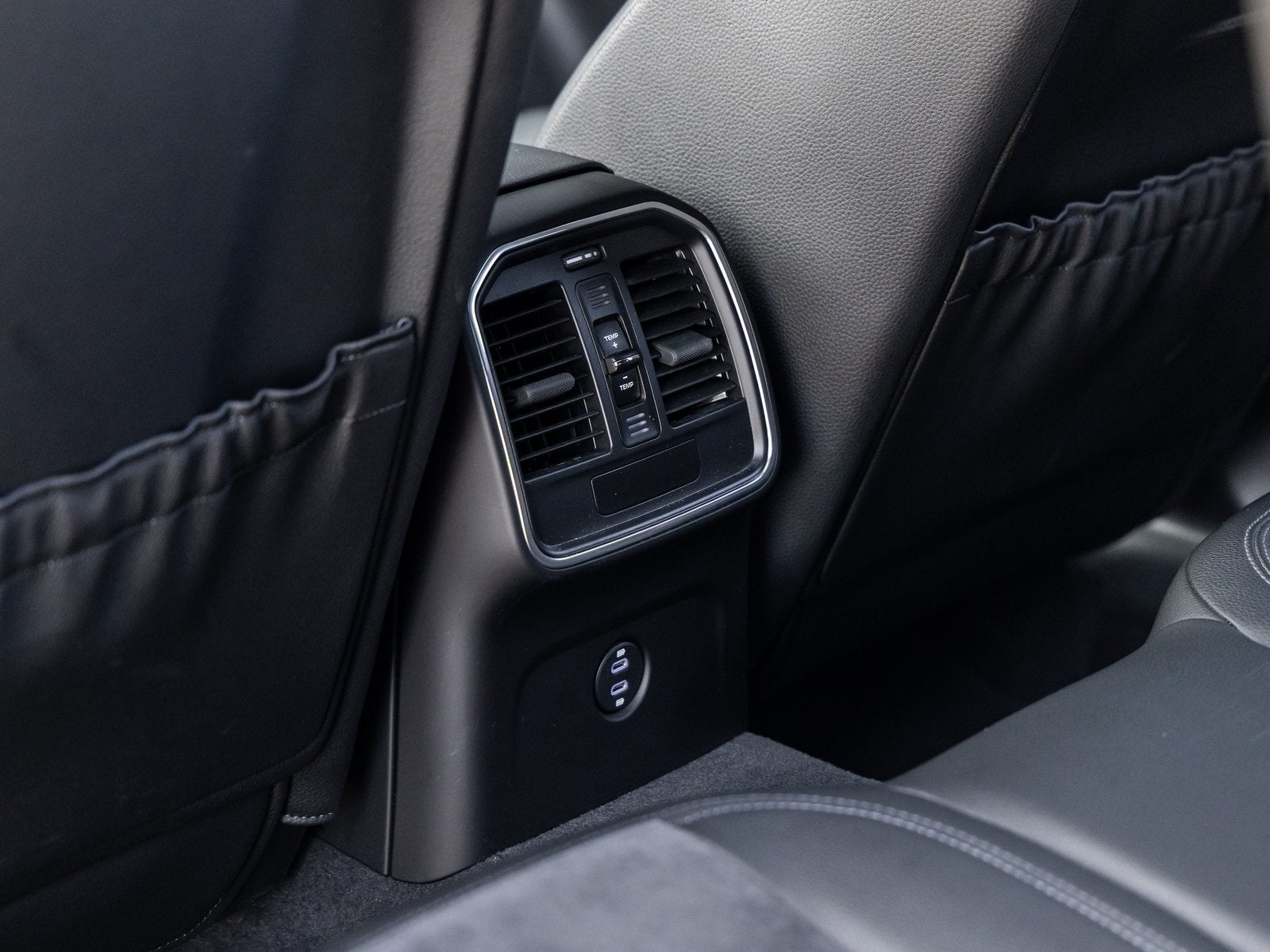 2021 Porsche Macan Macan