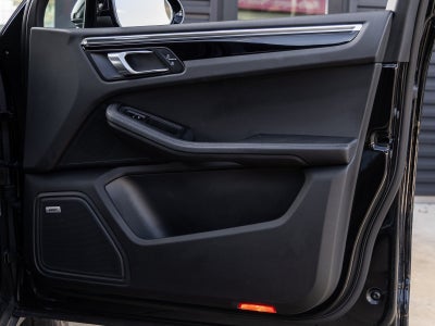 2021 Porsche Macan Macan