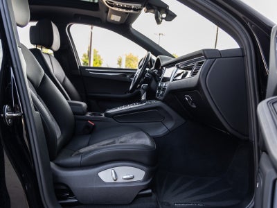 2021 Porsche Macan Macan