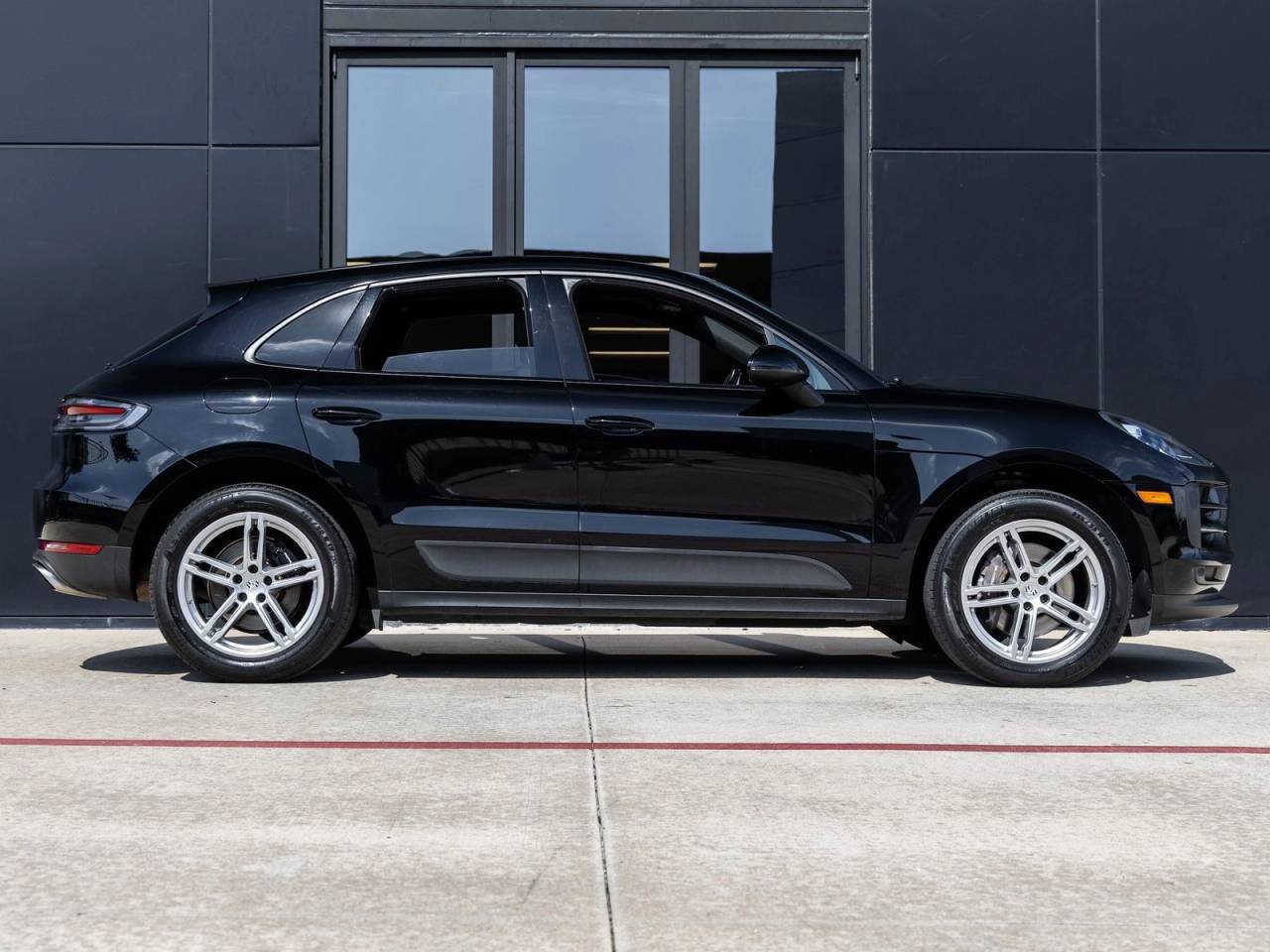 2021 Porsche Macan Macan
