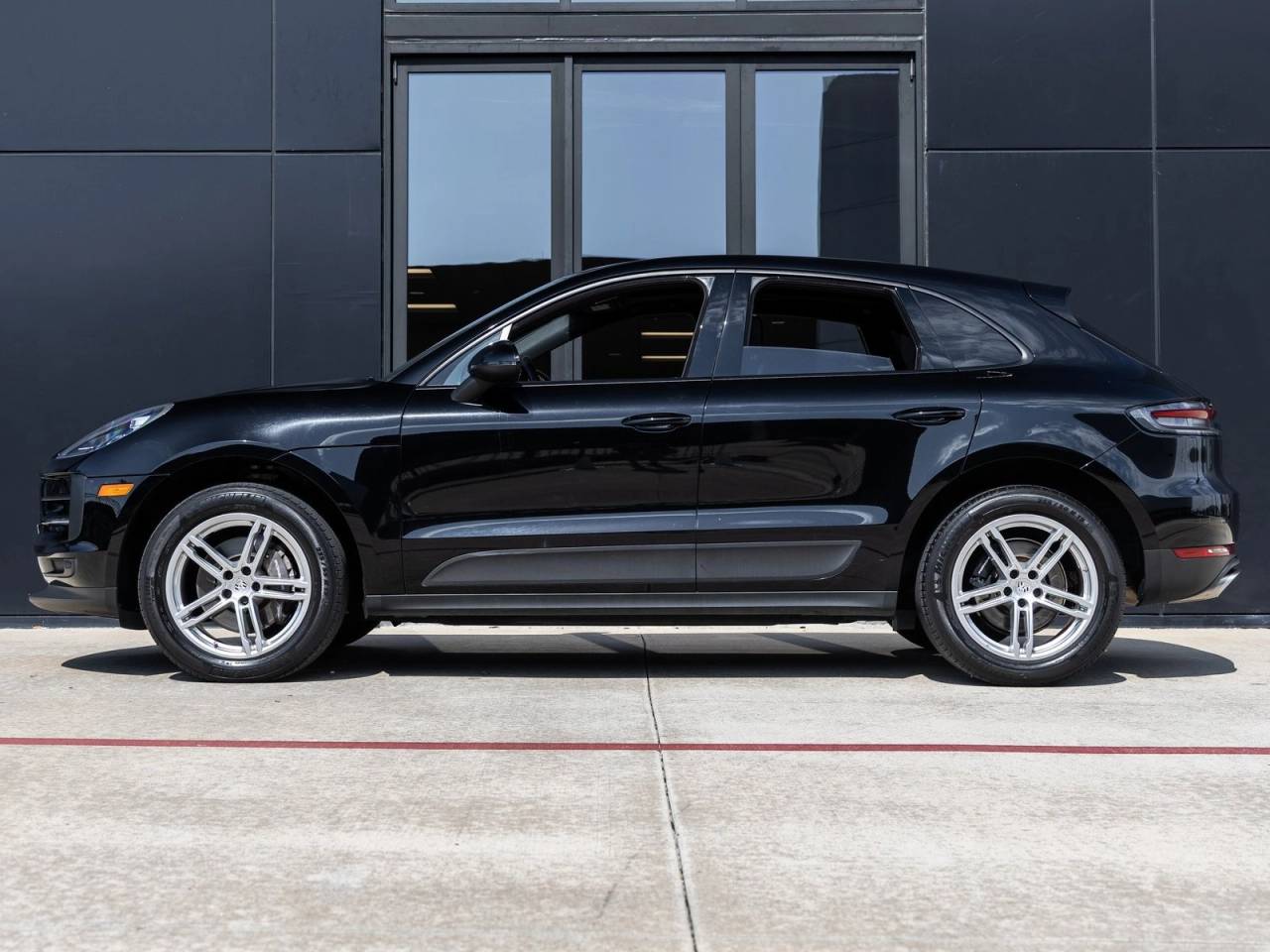 2021 Porsche Macan Macan
