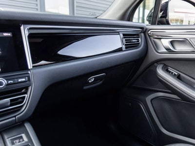 2021 Porsche Macan Macan