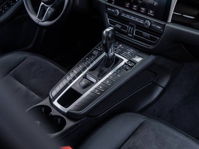 2021 Porsche Macan Macan