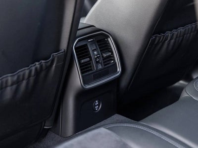 2021 Porsche Macan Macan