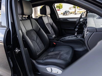 2021 Porsche Macan Macan