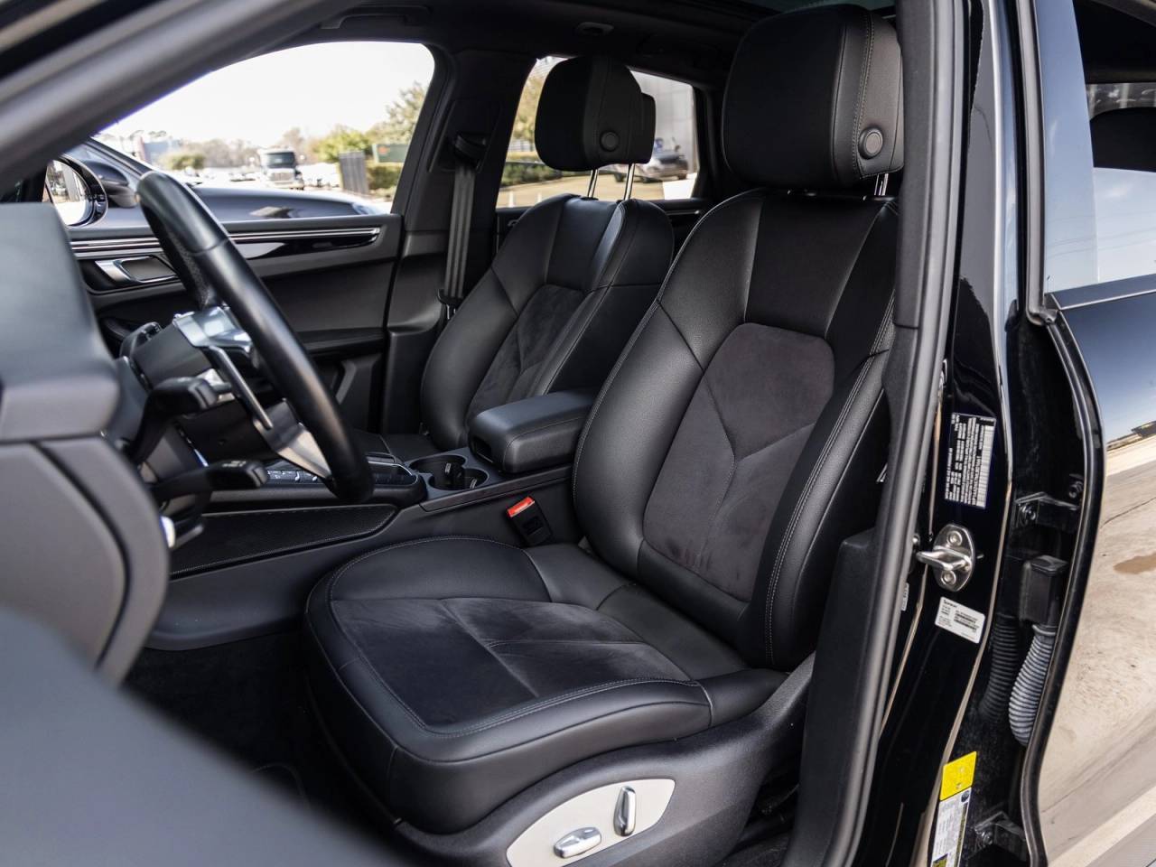 2021 Porsche Macan Macan