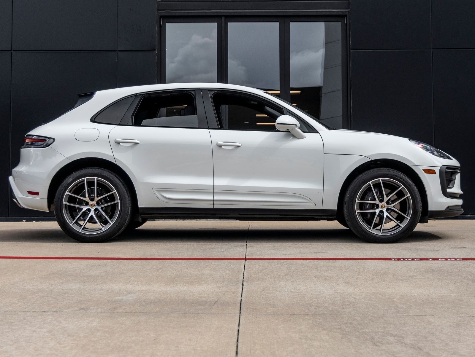 2023 Porsche Macan Macan (MY23)