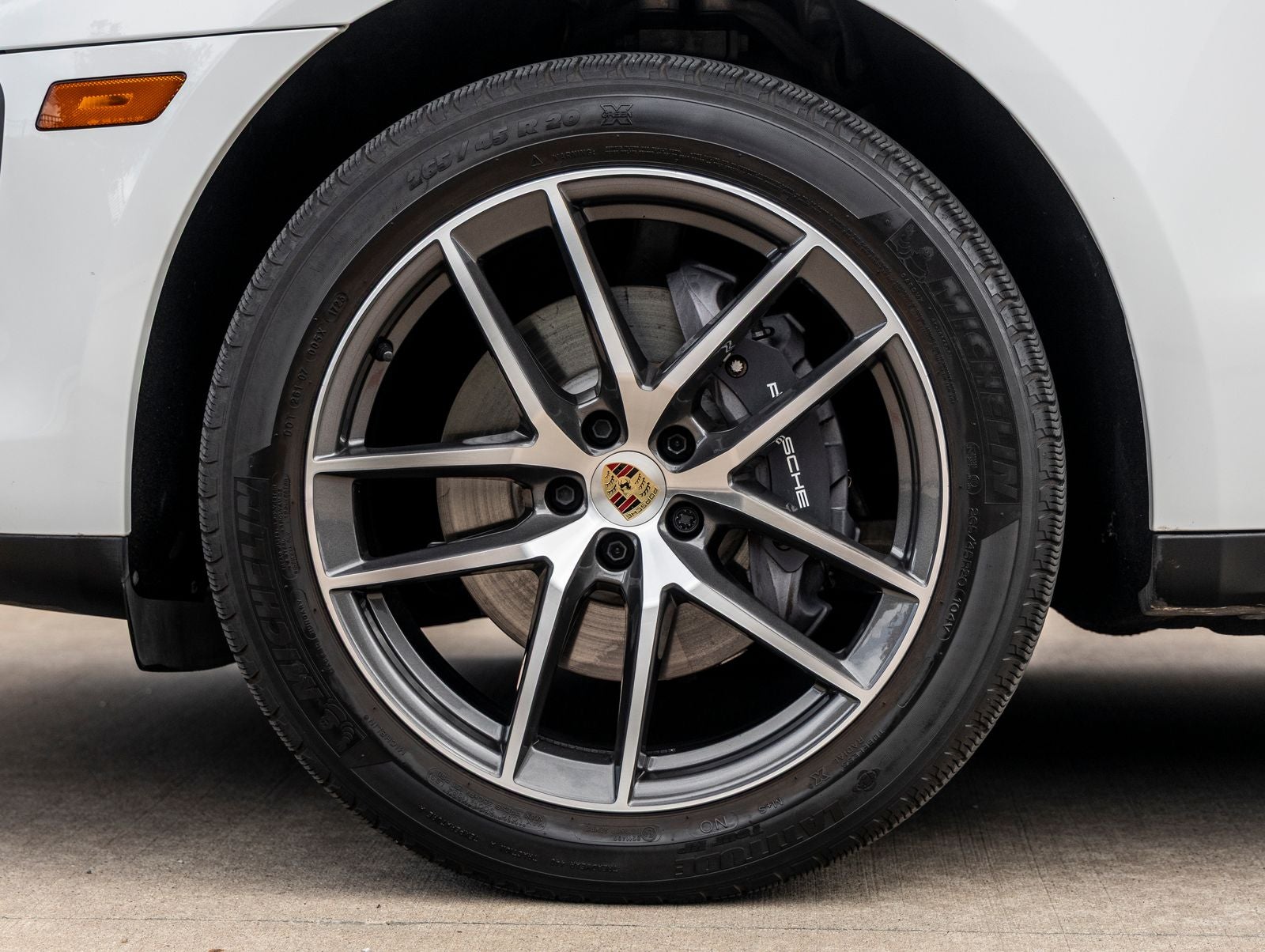2023 Porsche Macan Macan (MY23)