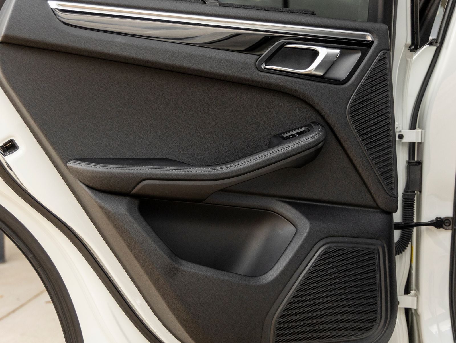 2023 Porsche Macan Macan (MY23)