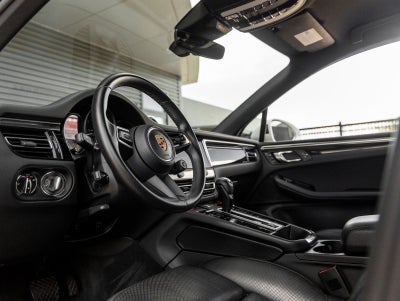 2023 Porsche Macan Macan (MY23)