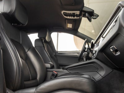 2023 Porsche Macan Macan (MY23)