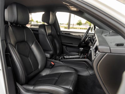 2023 Porsche Macan Macan (MY23)