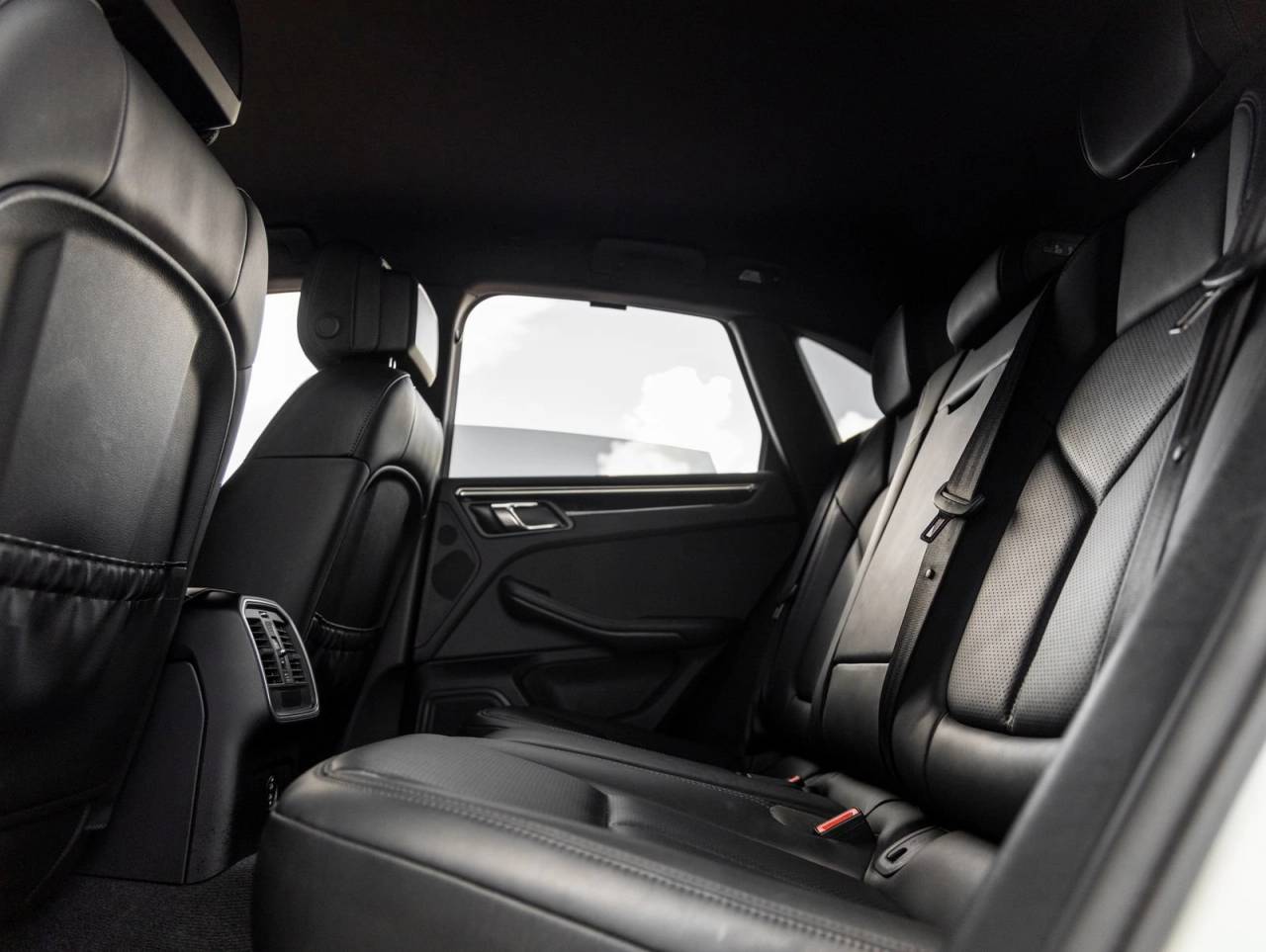 2023 Porsche Macan Macan