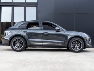 2025 Porsche Macan Macan T