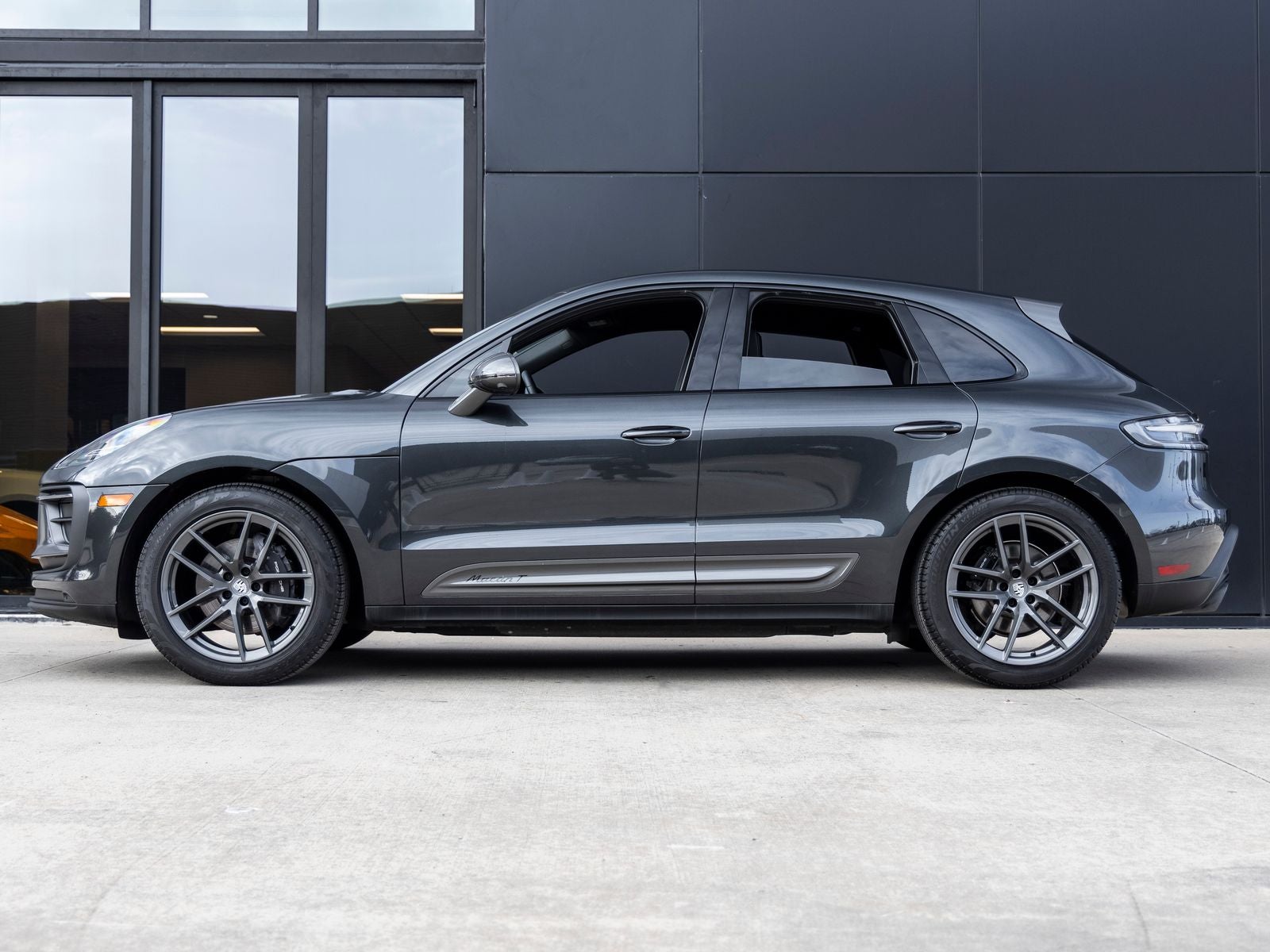 2025 Porsche Macan Macan T