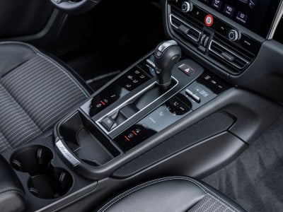 2025 Porsche Macan Macan T