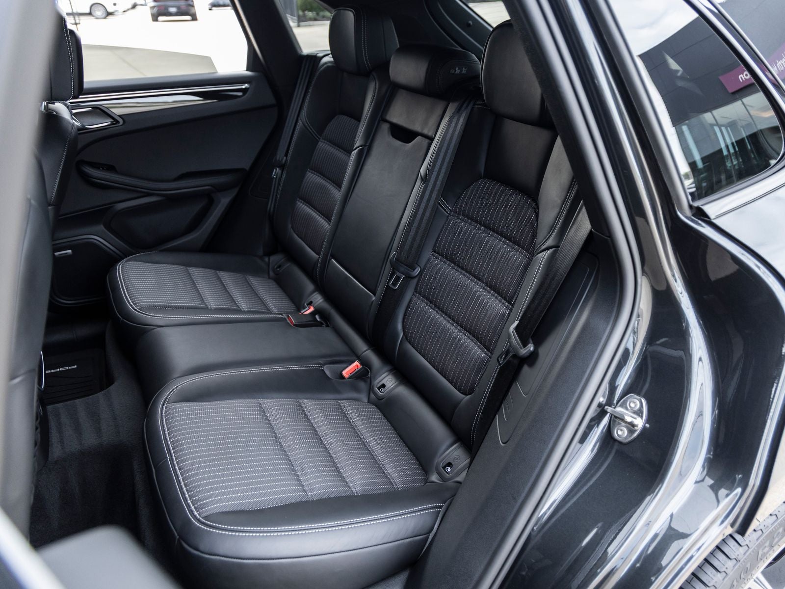 2025 Porsche Macan Macan T