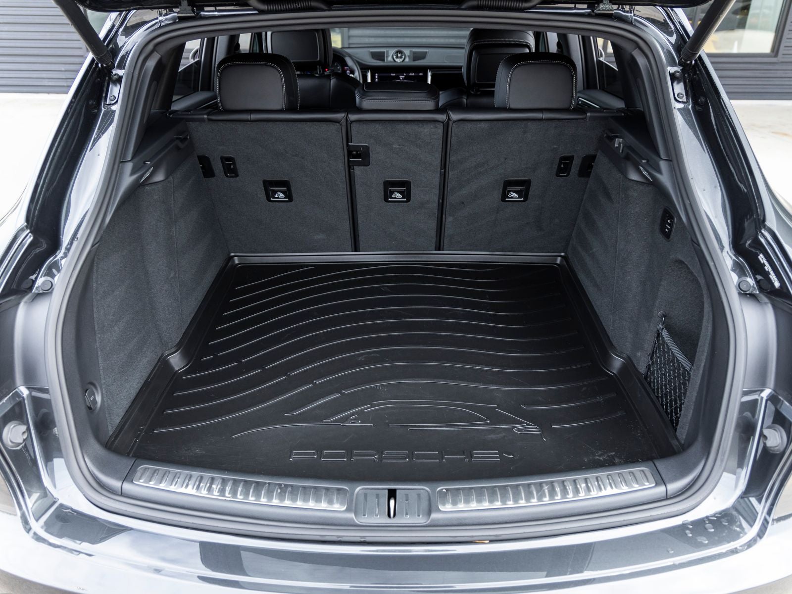 2025 Porsche Macan Macan T