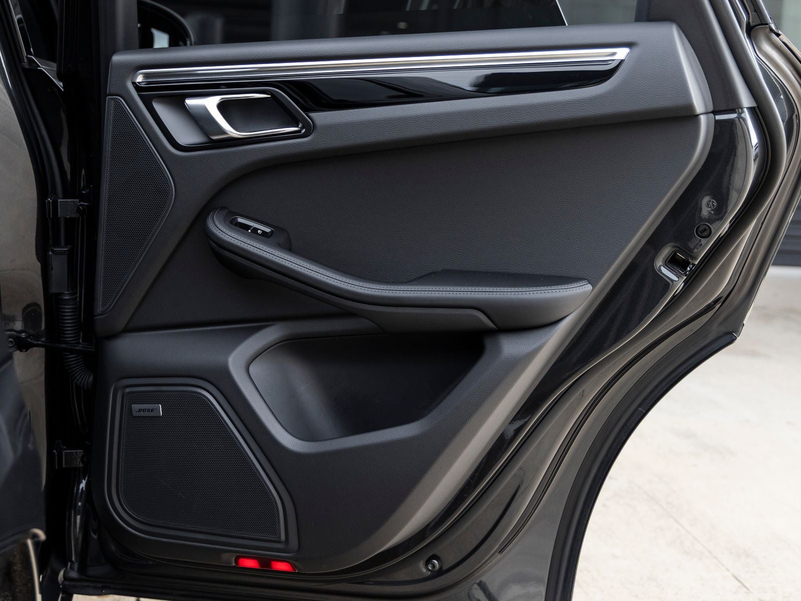 2025 Porsche Macan Macan T