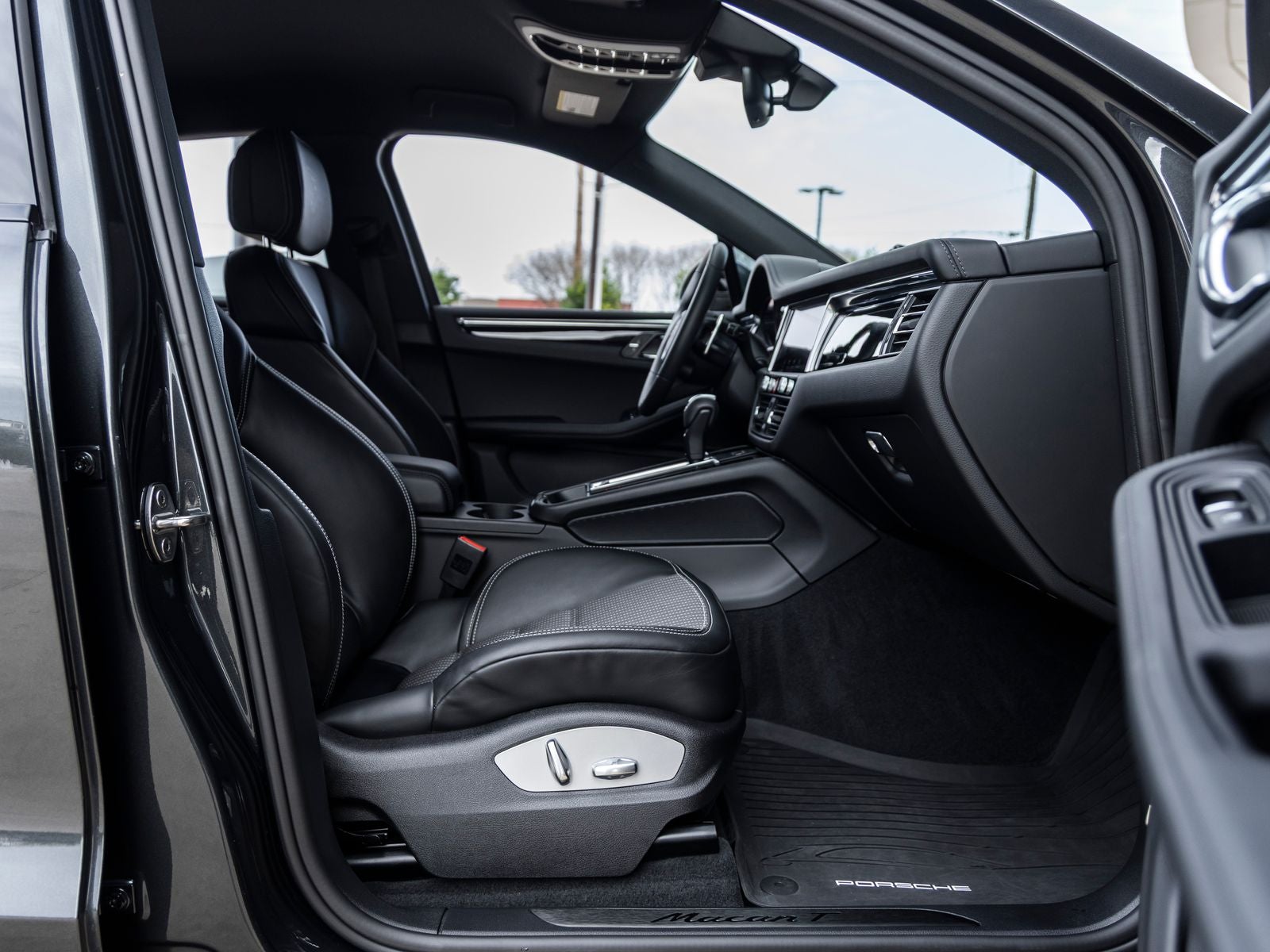 2025 Porsche Macan Macan T