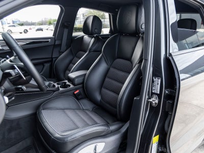 2025 Porsche Macan Macan T