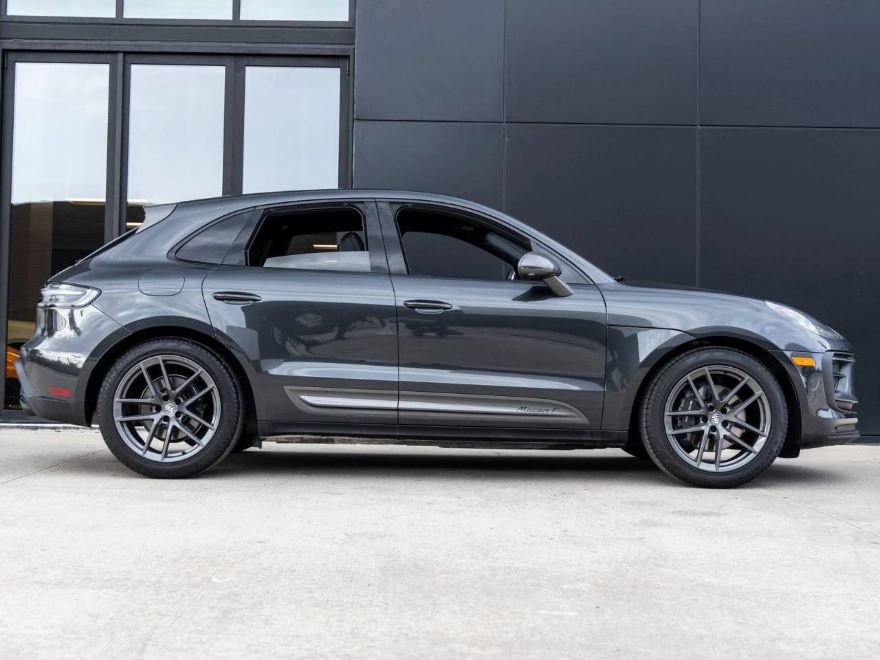 2025 Porsche Macan Macan T