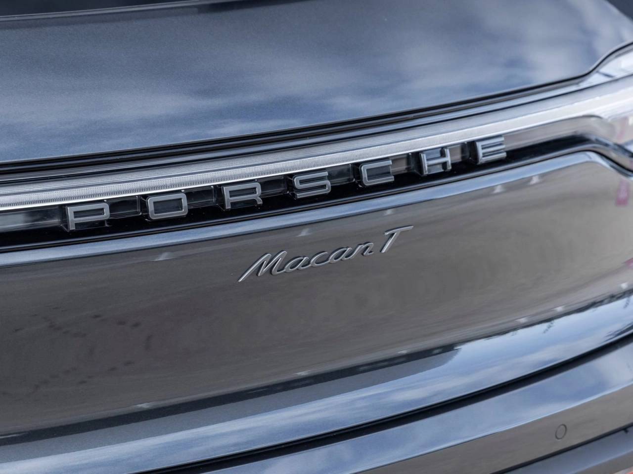 2025 Porsche Macan Macan T