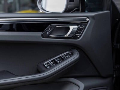 2025 Porsche Macan Macan T