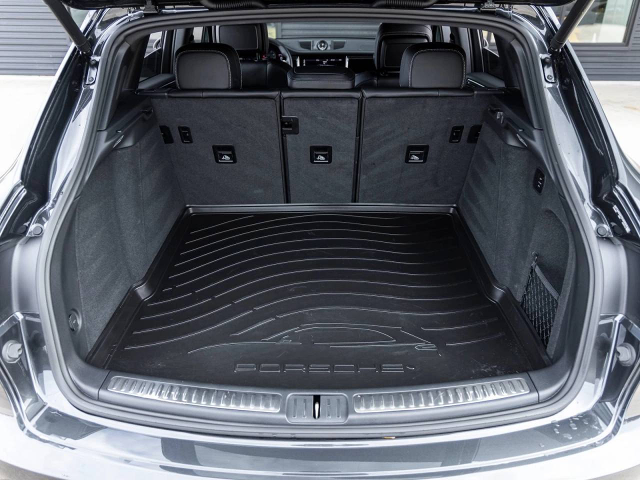 2025 Porsche Macan Macan T