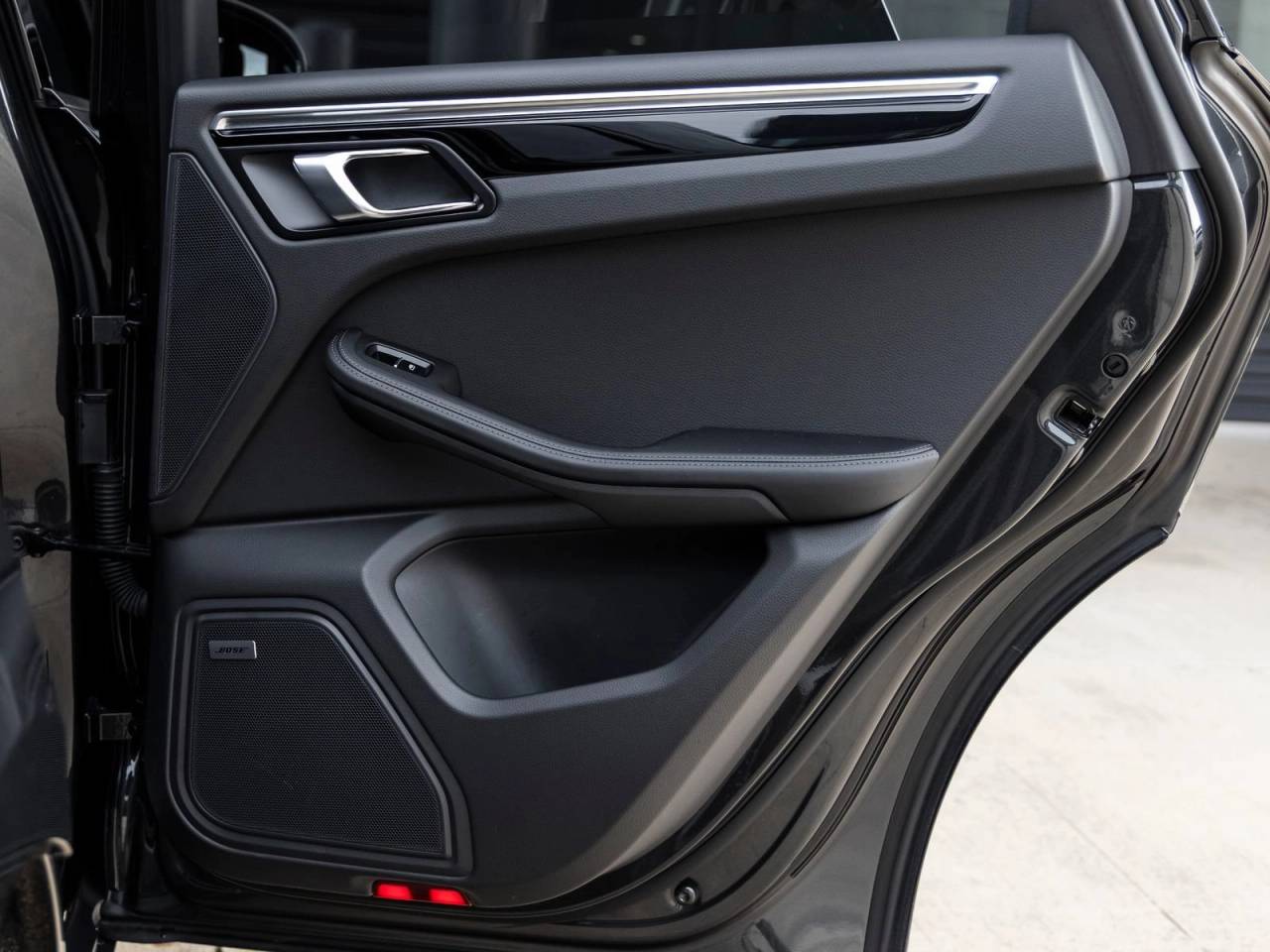 2025 Porsche Macan Macan T