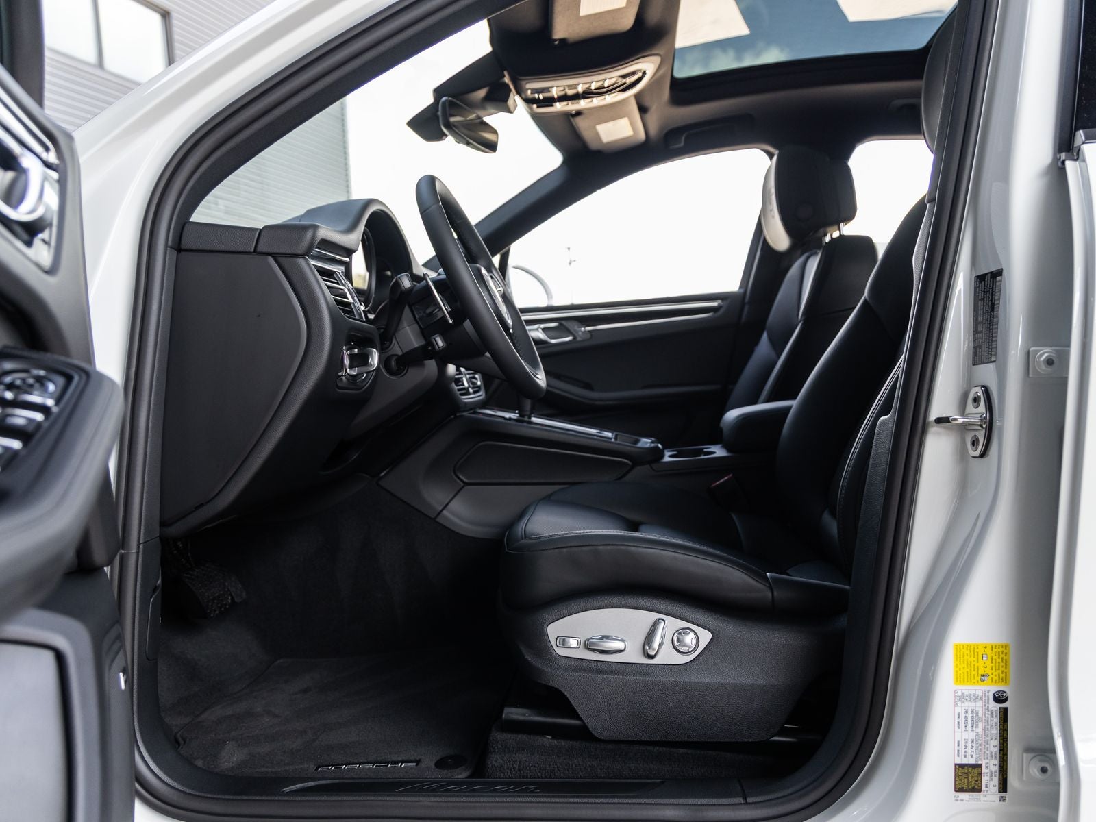 2025 Porsche Macan Macan