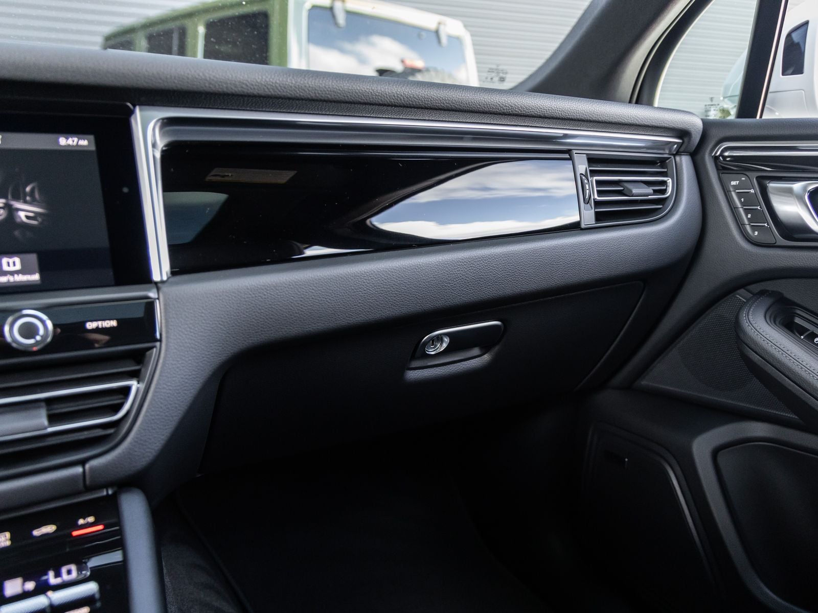 2025 Porsche Macan Macan