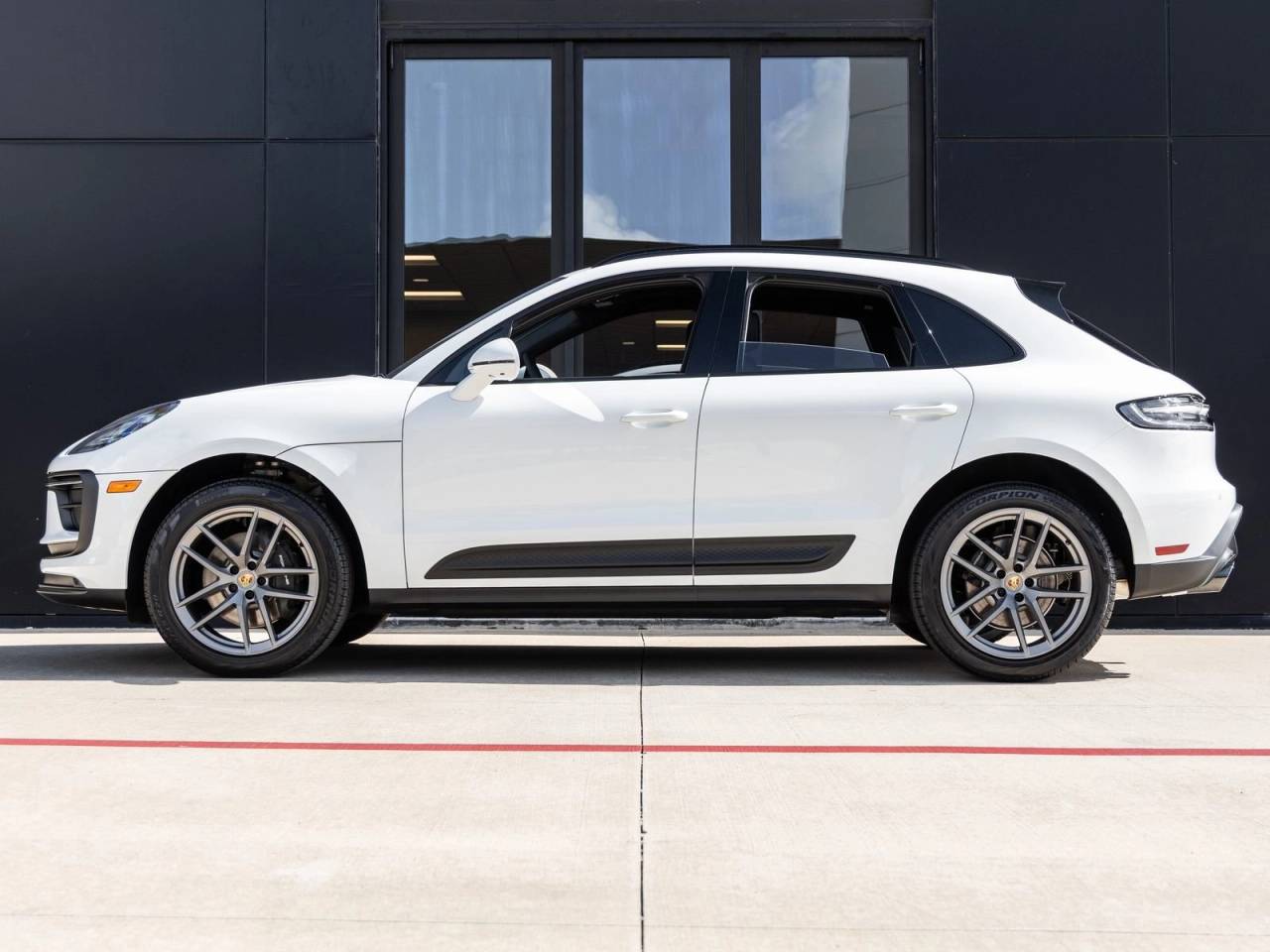 2025 Porsche Macan Macan