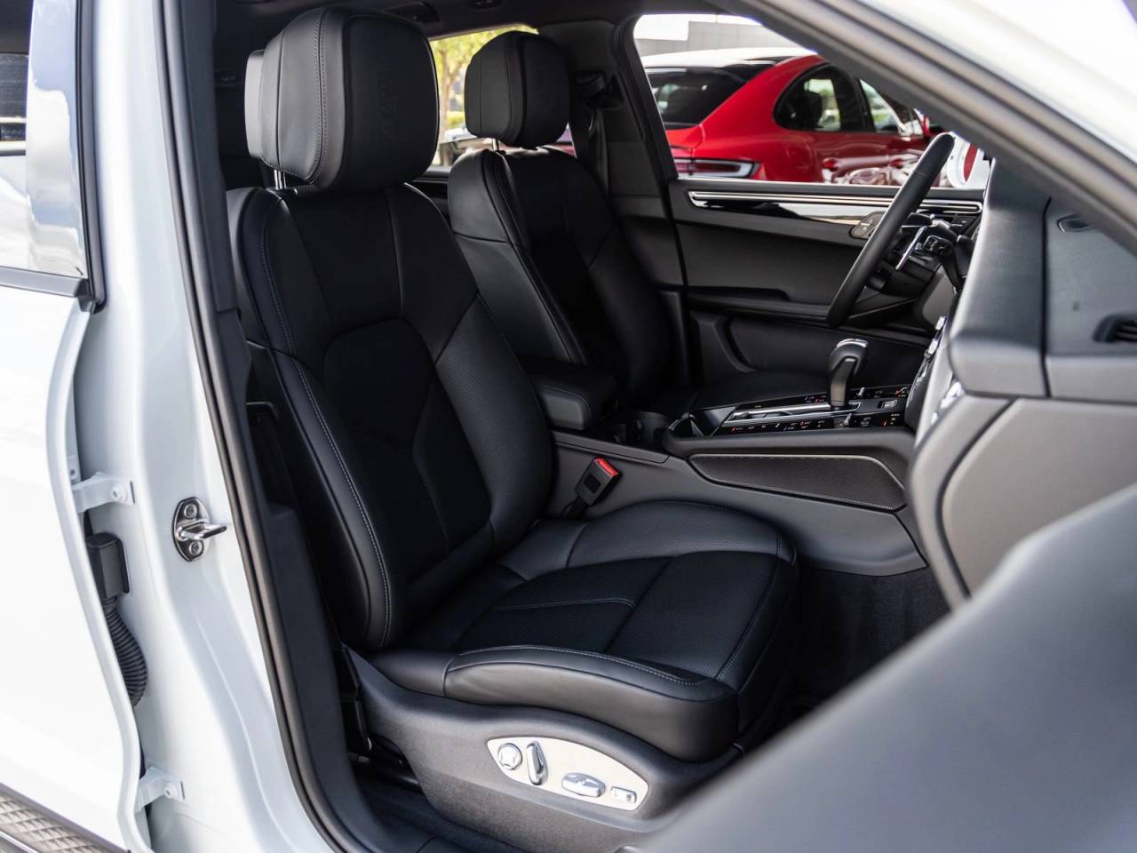 2025 Porsche Macan Macan