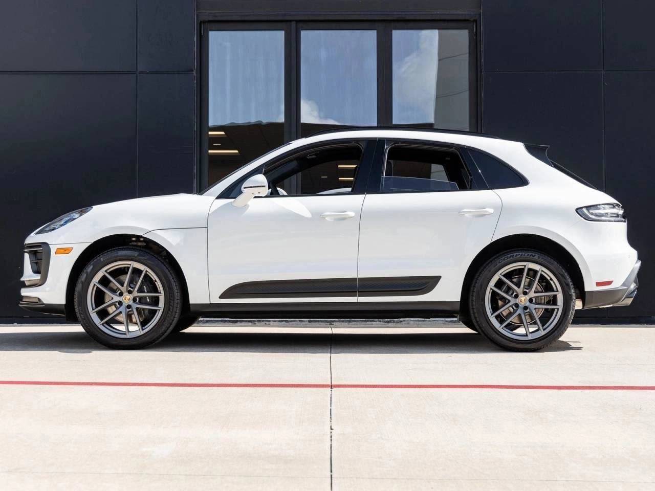 2025 Porsche Macan Macan