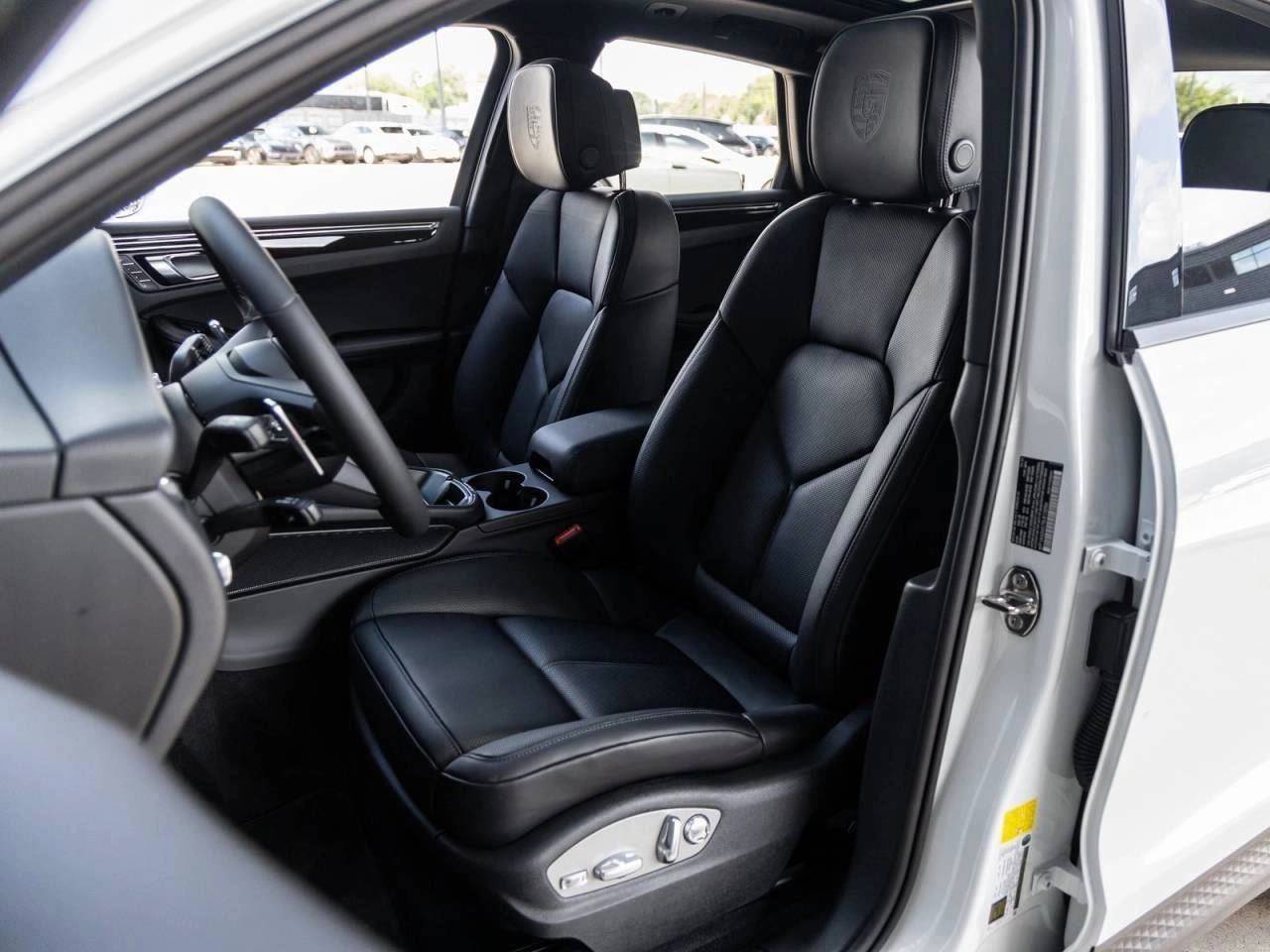 2025 Porsche Macan Macan