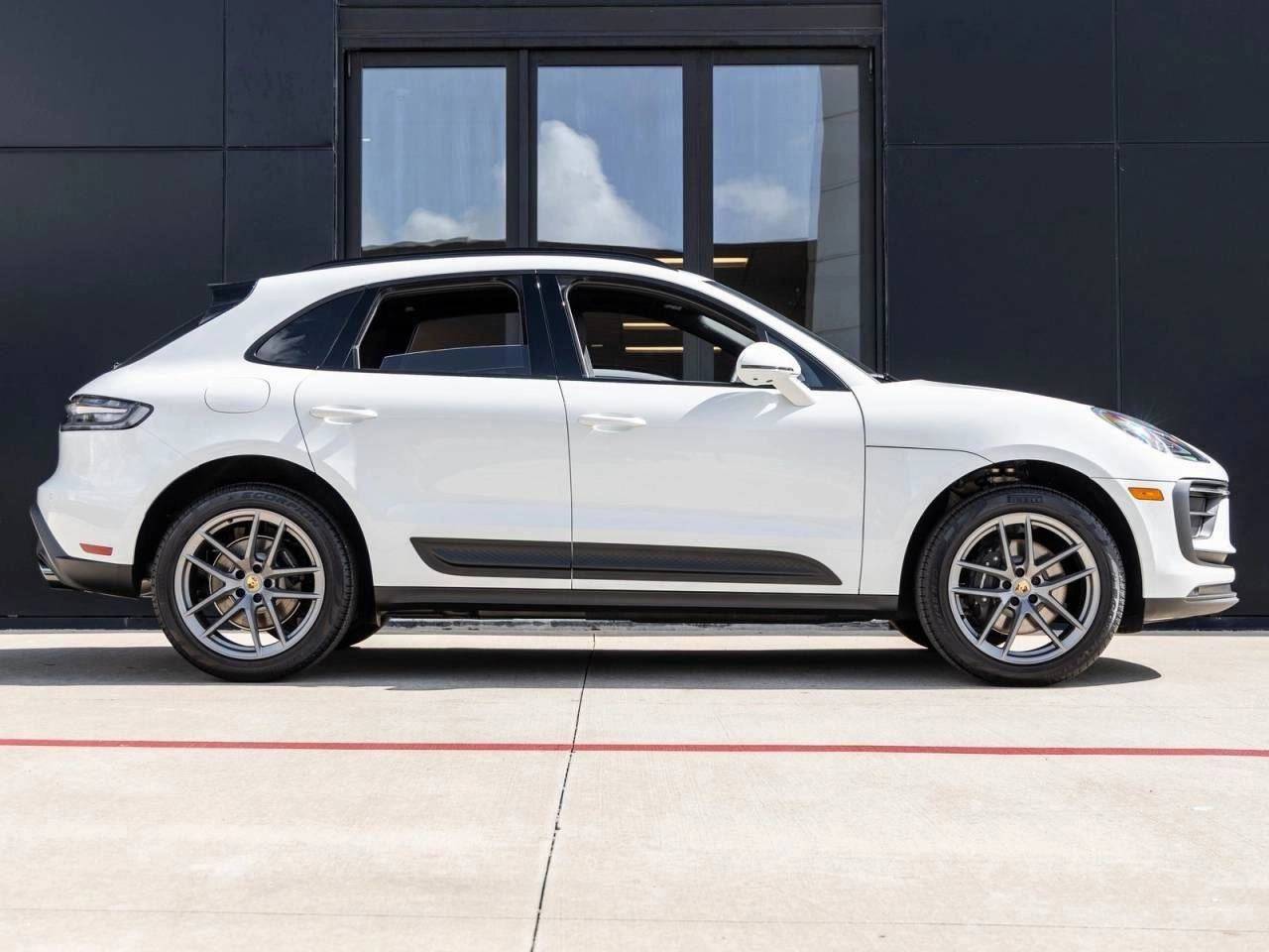 2025 Porsche Macan Macan