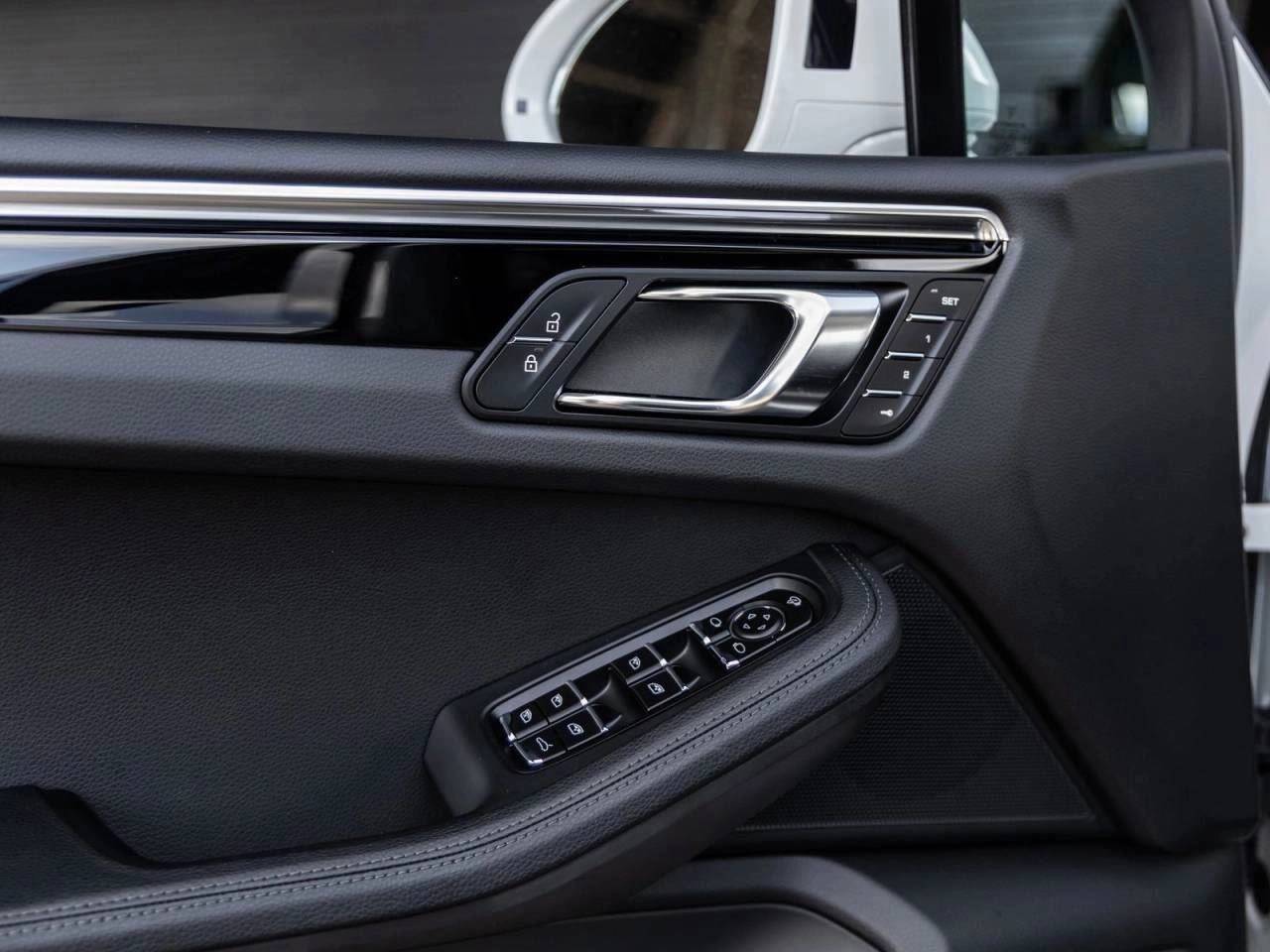 2025 Porsche Macan Macan