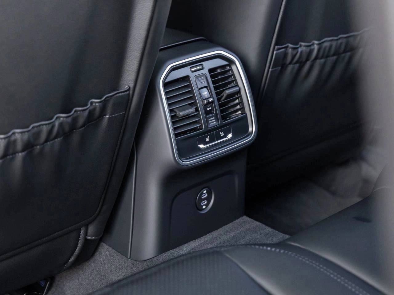 2025 Porsche Macan Macan